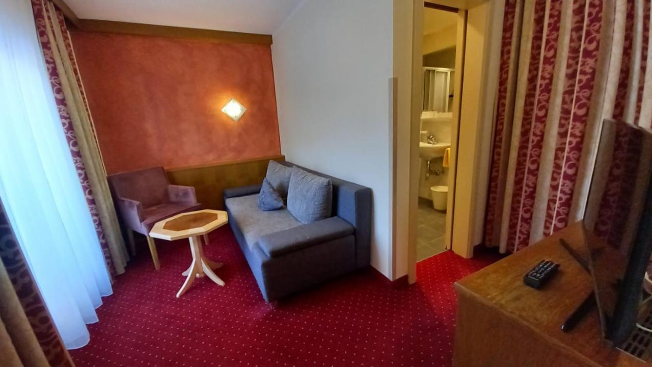 Haus Tirol Appartements Ried im Oberinntal Luaran gambar