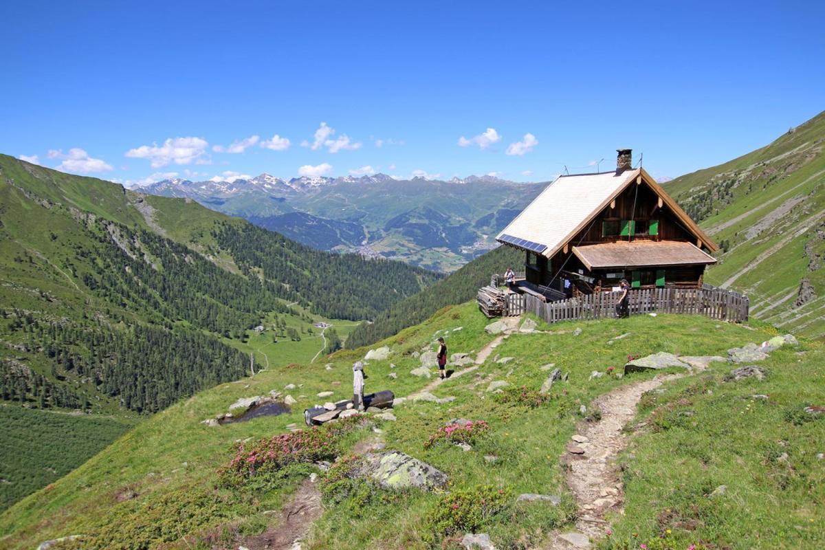 Haus Tirol Appartements Ried im Oberinntal Luaran gambar