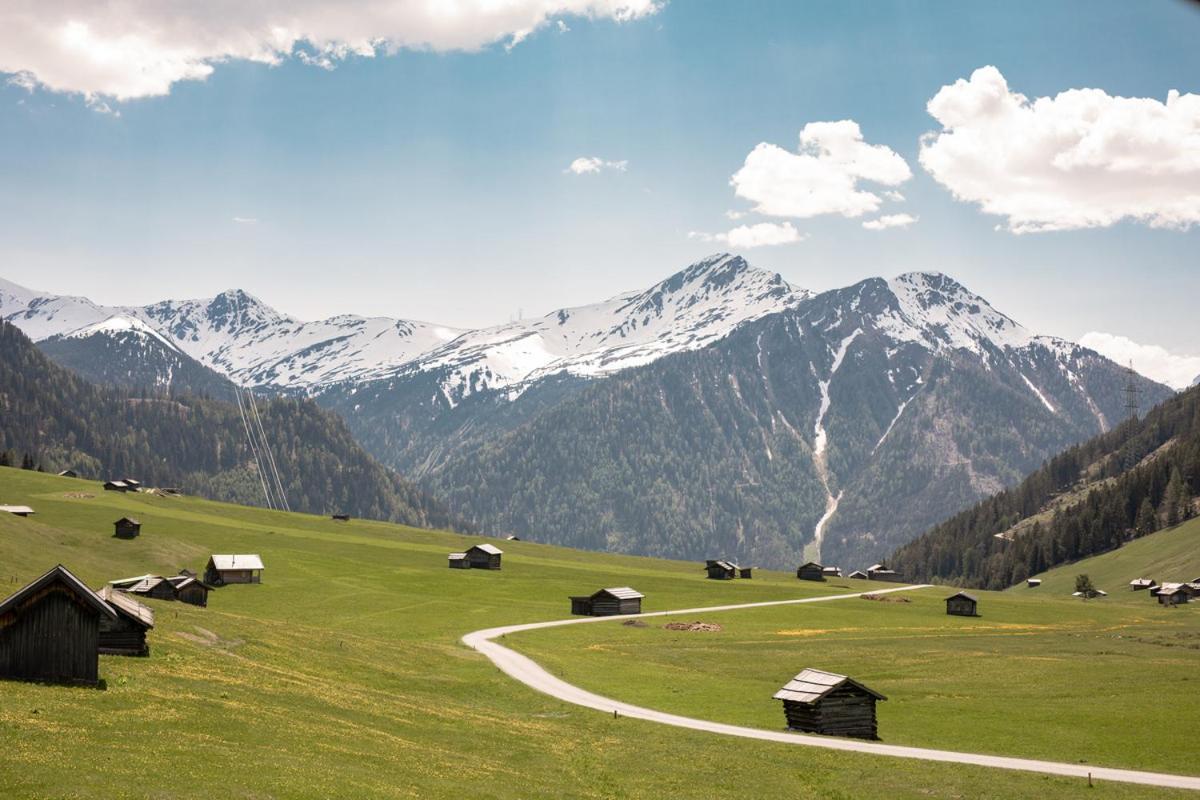 Haus Tirol Appartements Ried im Oberinntal Luaran gambar