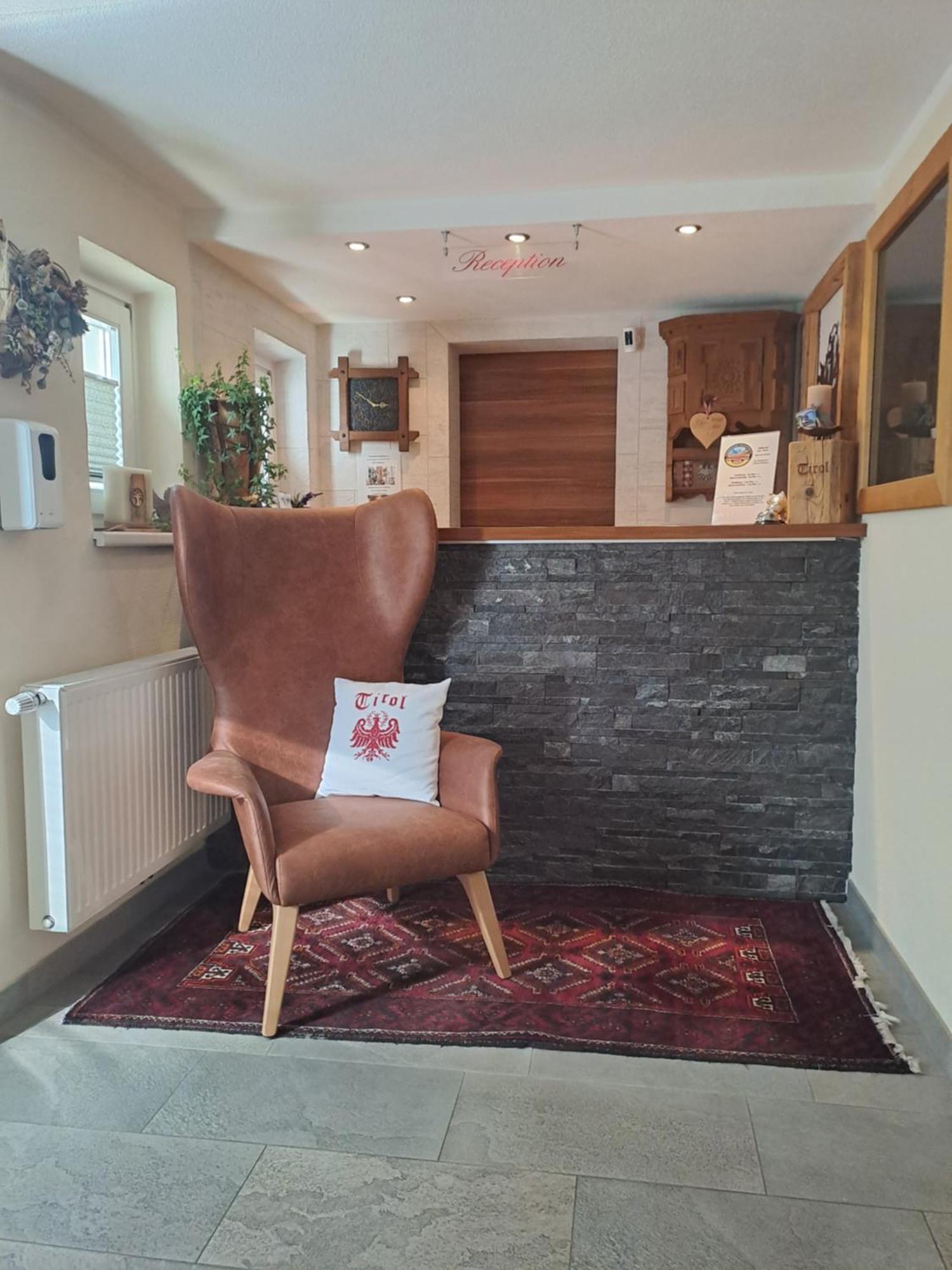 Haus Tirol Appartements Ried im Oberinntal Luaran gambar